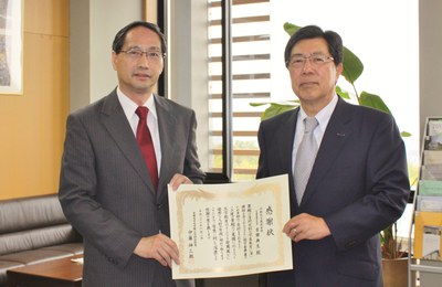 伊藤研究科長と吉田社長