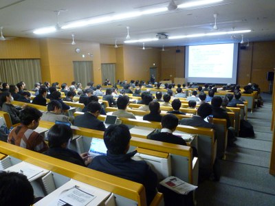 第8回工学部教育シンポジウムを開催しました。（2012年11月30日）