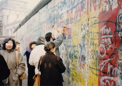写真 1ベルリンの壁（1989年12月）